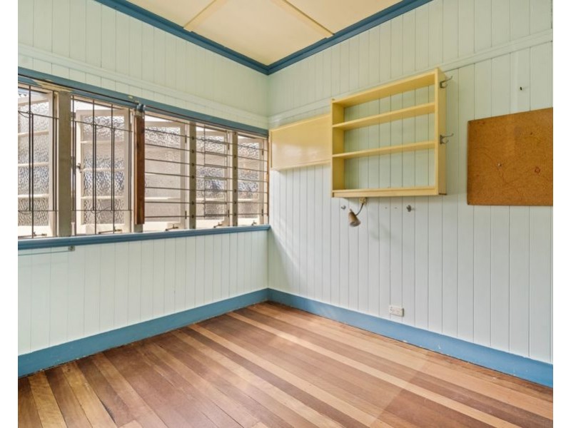 39 Halstead St, Coorparoo QLD 4151