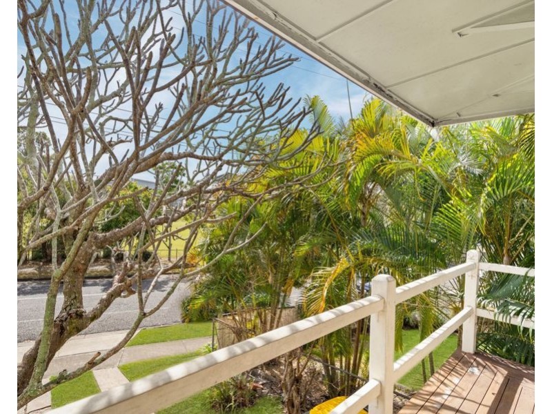 39 Halstead St, Coorparoo QLD 4151