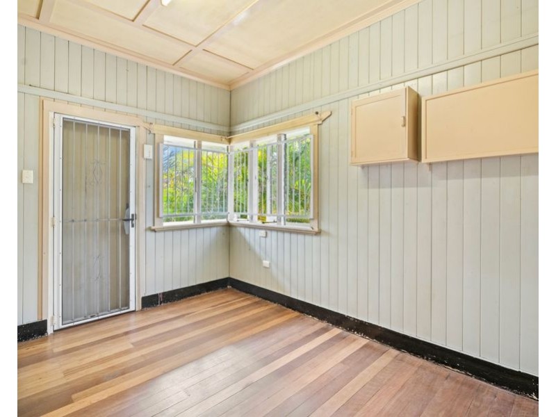 39 Halstead St, Coorparoo QLD 4151