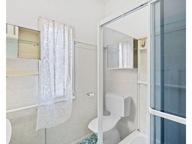 39 Halstead St, Coorparoo QLD 4151