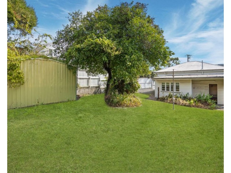 39 Halstead St, Coorparoo QLD 4151