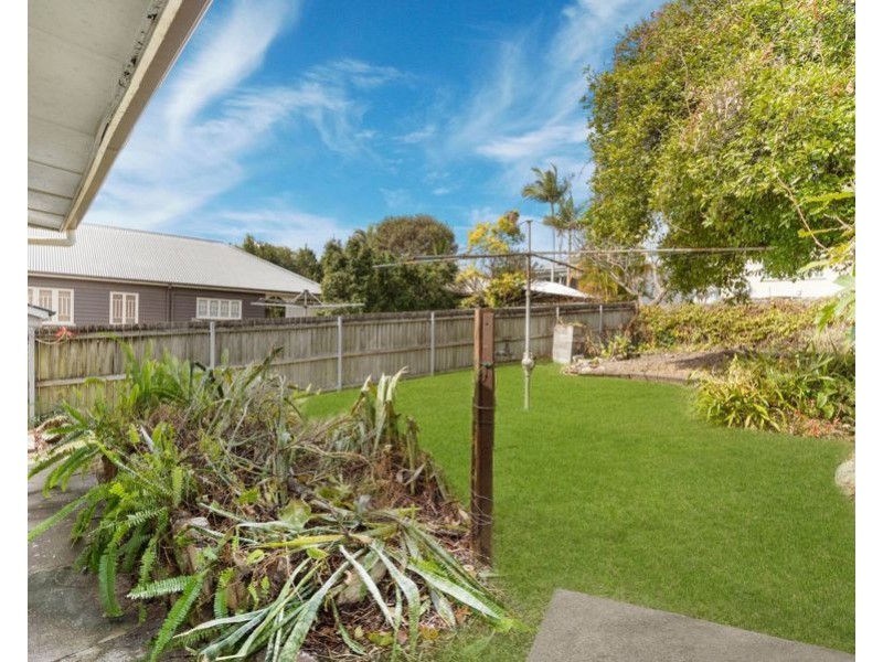 39 Halstead St, Coorparoo QLD 4151