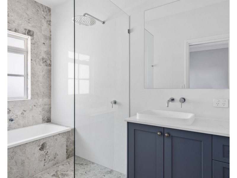 2/66 Shakespeare Street, Coorparoo QLD 4151