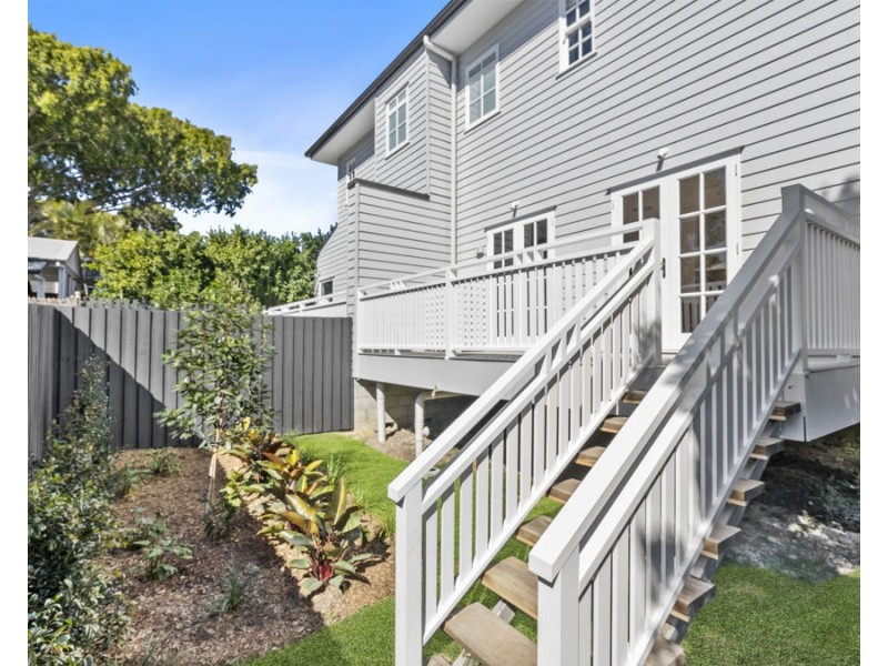 2/66 Shakespeare Street, Coorparoo QLD 4151