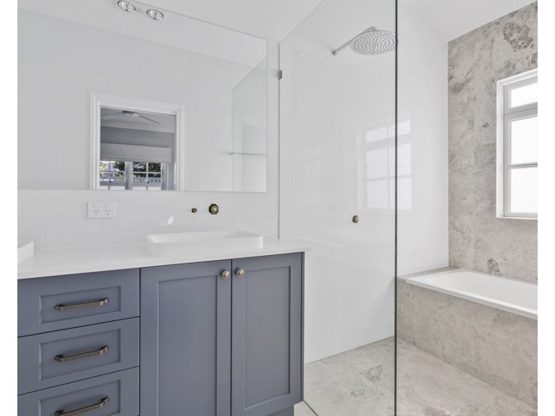 66A Shakespeare Street, Coorparoo QLD 4151