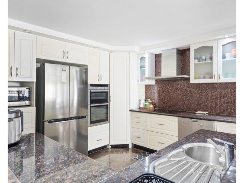 43 Oakley Street, Carindale QLD 4152