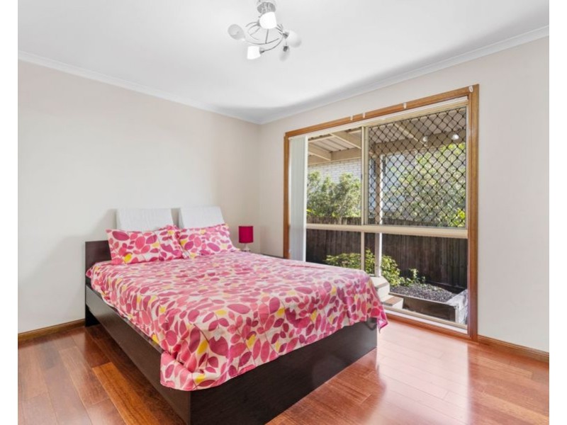 43 Oakley Street, Carindale QLD 4152