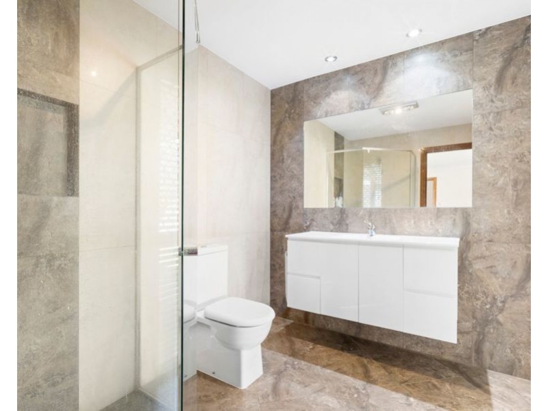 43 Oakley Street, Carindale QLD 4152