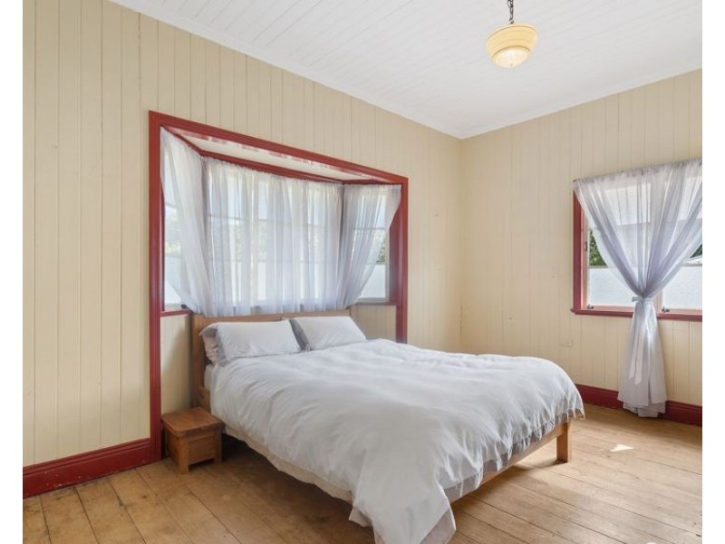 50 Wylie Ave, Coorparoo QLD 4151