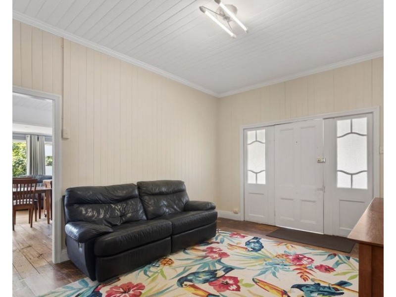 50 Wylie Ave, Coorparoo QLD 4151