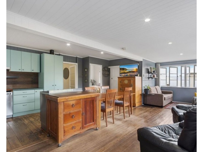 50 Wylie Ave, Coorparoo QLD 4151