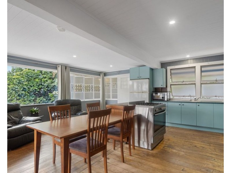 50 Wylie Ave, Coorparoo QLD 4151