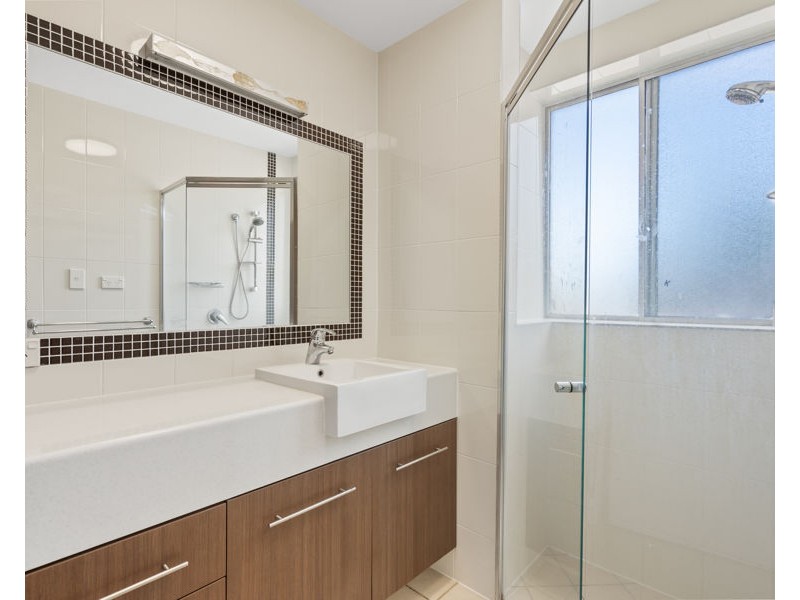 3/56 Pembroke Rd, Coorparoo QLD 4151