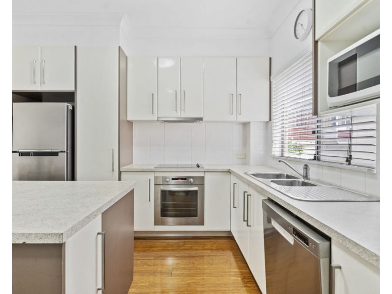 1/298 Cavendish Road, Coorparoo QLD 4151