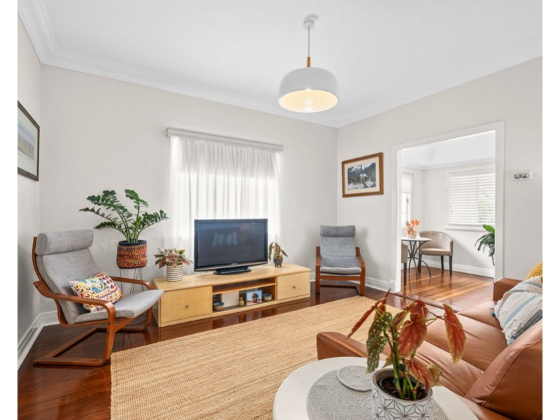 11 Wills Street, Coorparoo QLD 4151