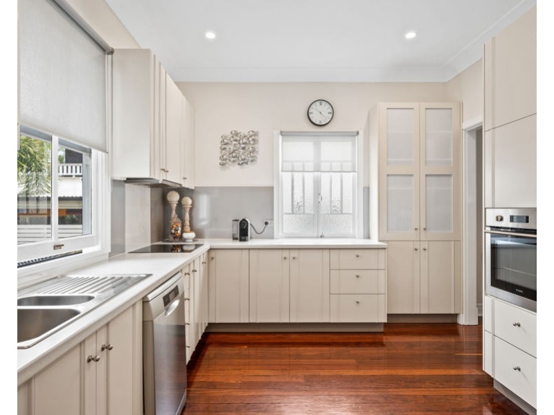 11 Wills Street, Coorparoo QLD 4151