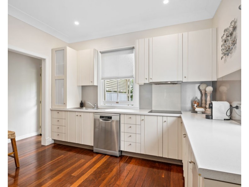 11 Wills Street, Coorparoo QLD 4151