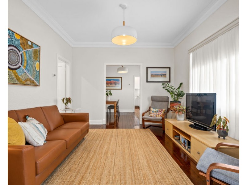 11 Wills Street, Coorparoo QLD 4151