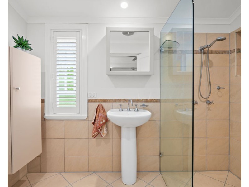 11 Wills Street, Coorparoo QLD 4151