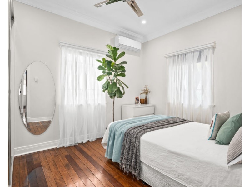 11 Wills Street, Coorparoo QLD 4151