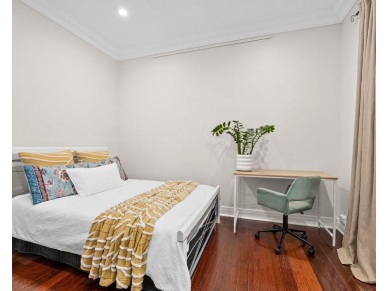 11 Wills Street, Coorparoo QLD 4151