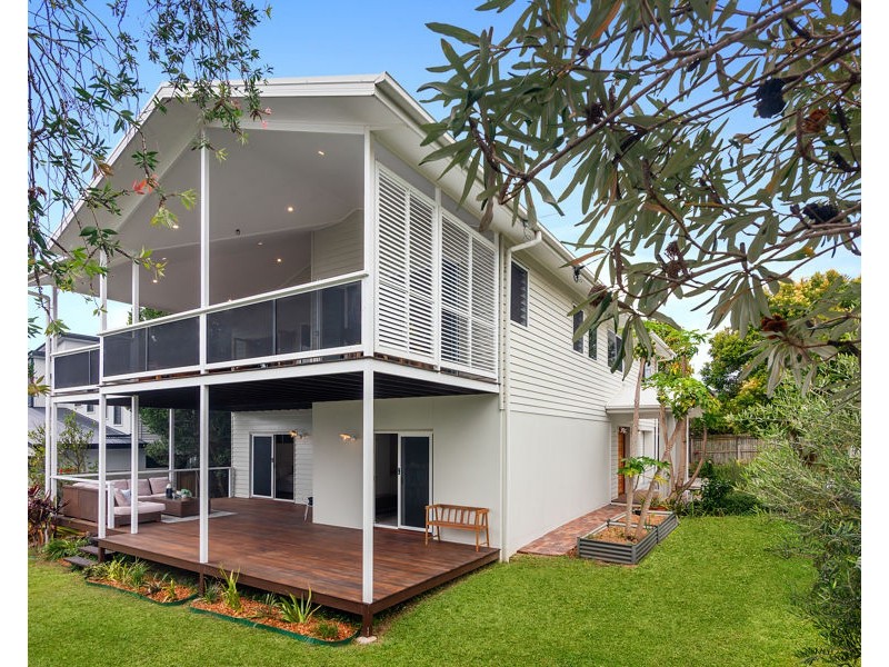 11 Torquay Road, Redland Bay QLD 4165