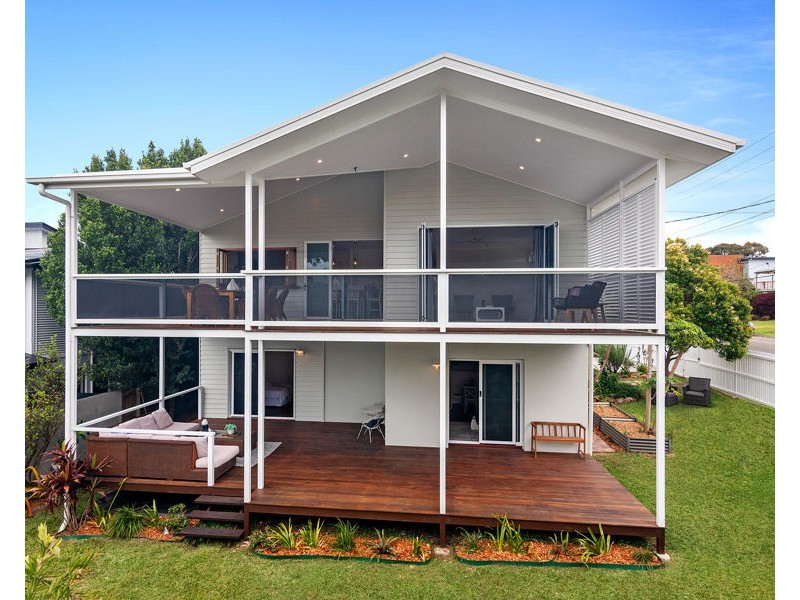 11 Torquay Road, Redland Bay QLD 4165