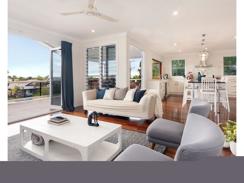 11 Torquay Road, Redland Bay QLD 4165
