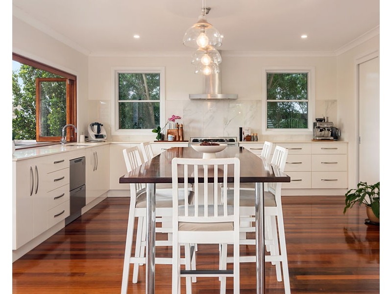 11 Torquay Road, Redland Bay QLD 4165