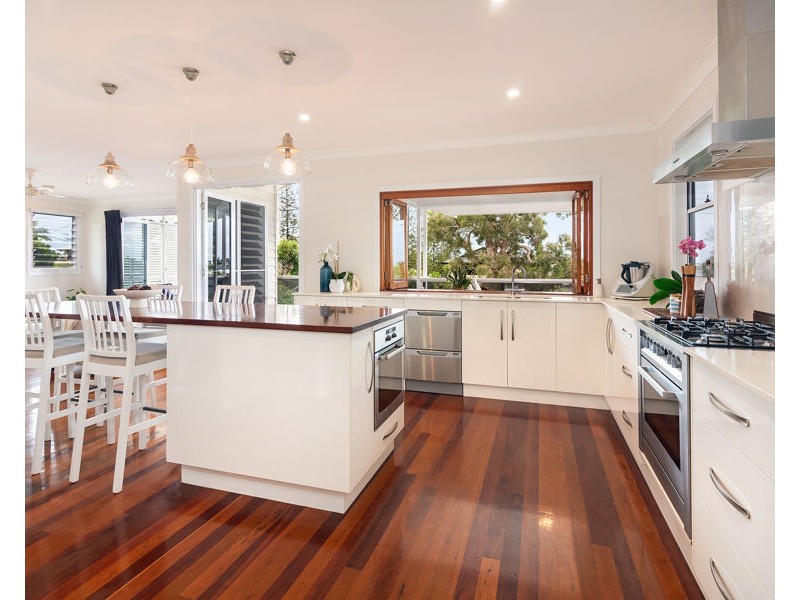 11 Torquay Road, Redland Bay QLD 4165