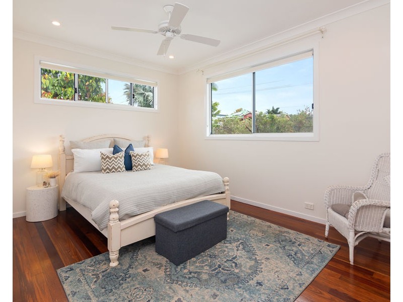 11 Torquay Road, Redland Bay QLD 4165