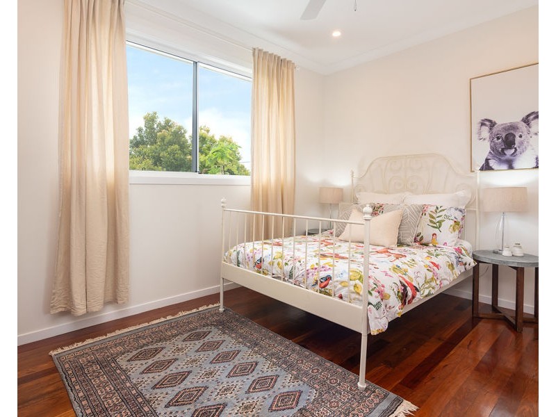 11 Torquay Road, Redland Bay QLD 4165