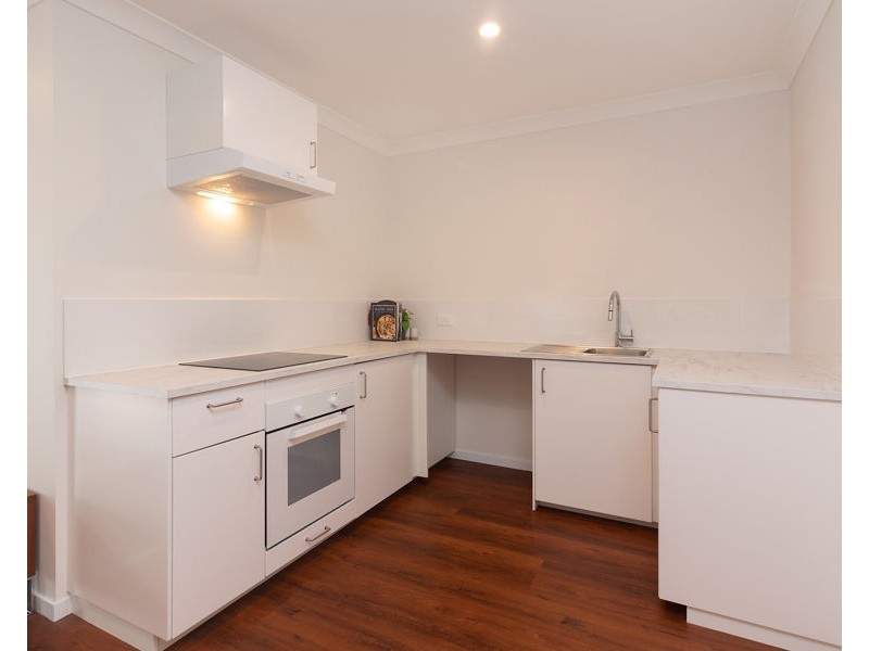 11 Torquay Road, Redland Bay QLD 4165