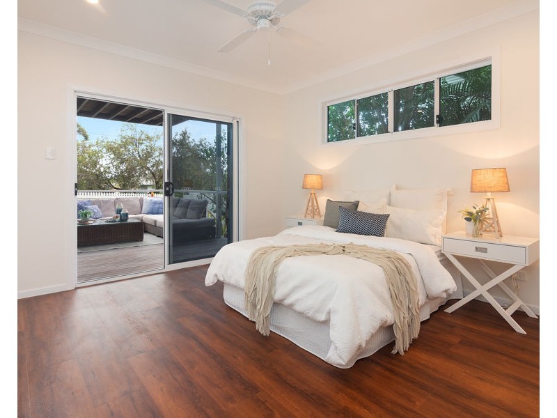11 Torquay Road, Redland Bay QLD 4165