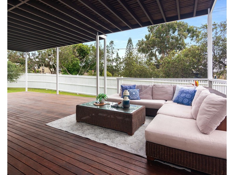 11 Torquay Road, Redland Bay QLD 4165