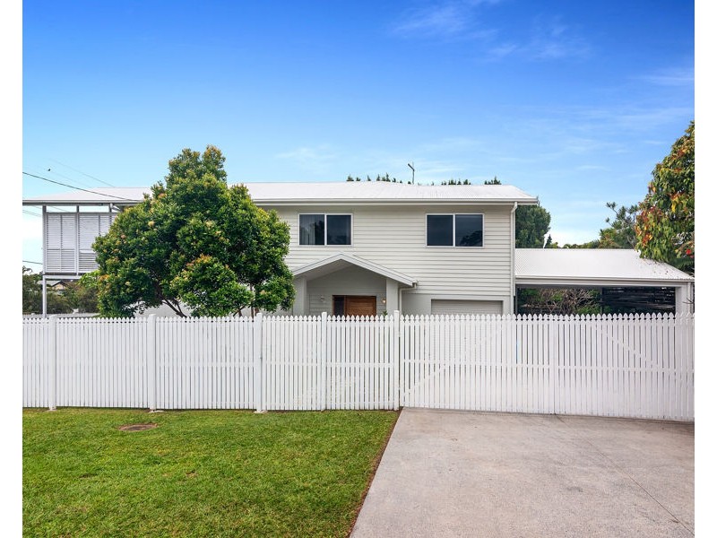 11 Torquay Road, Redland Bay QLD 4165