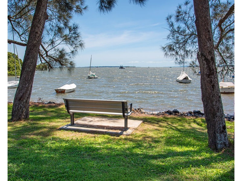 11 Torquay Road, Redland Bay QLD 4165