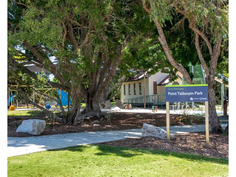 11 Torquay Road, Redland Bay QLD 4165