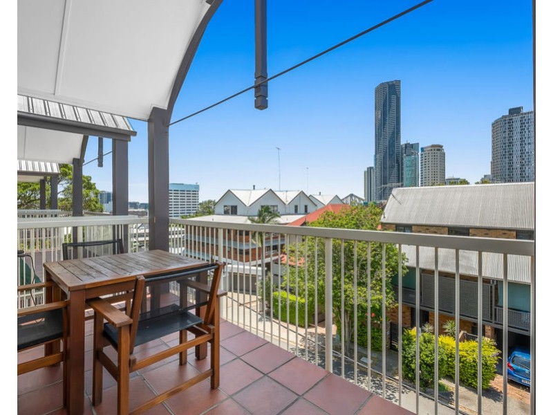 8/16 Phillips St, Spring Hill QLD 4000