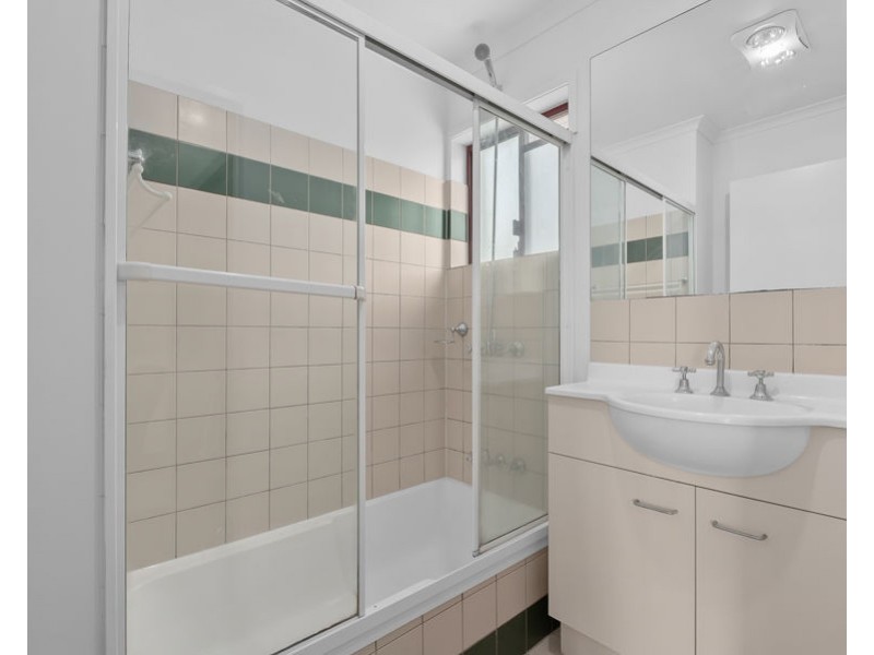 8/16 Phillips St, Spring Hill QLD 4000