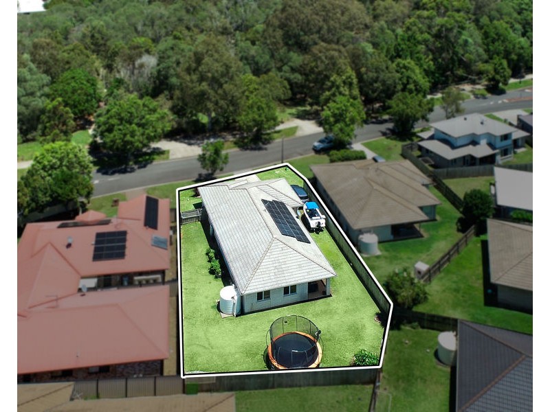 35 Bankswood Drive, Redland Bay QLD 4165