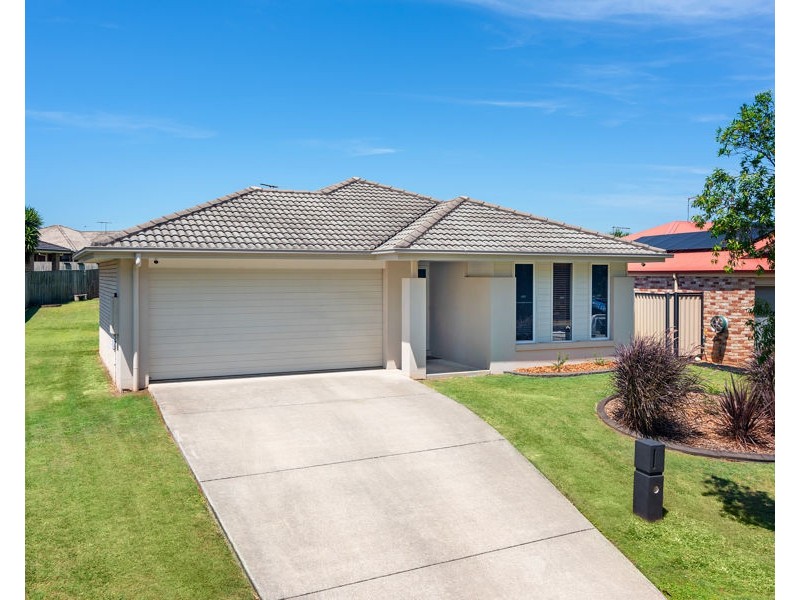 35 Bankswood Drive, Redland Bay QLD 4165