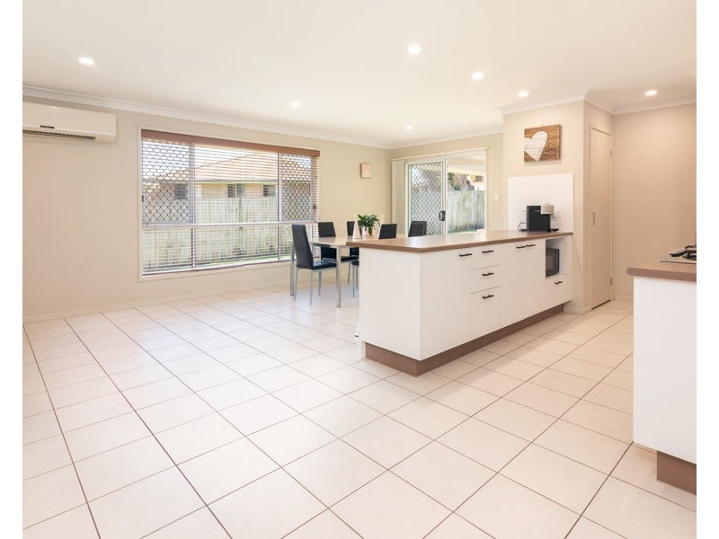 35 Bankswood Drive, Redland Bay QLD 4165