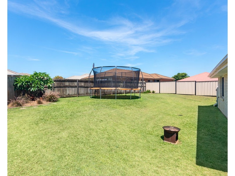 35 Bankswood Drive, Redland Bay QLD 4165