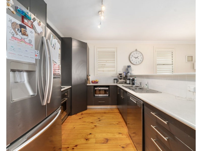 128 Shrapnel Rd, Cannon Hill QLD 4170