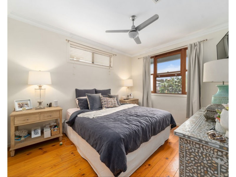 128 Shrapnel Rd, Cannon Hill QLD 4170