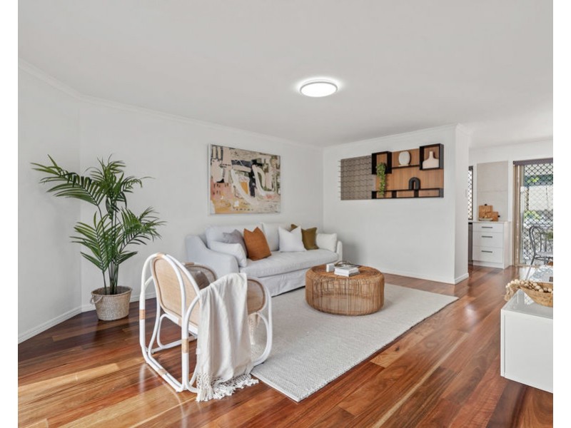 2 / 24 Robinson Street, Coorparoo QLD 4151