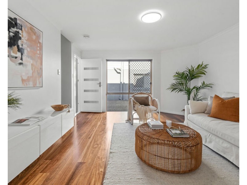 2 / 24 Robinson Street, Coorparoo QLD 4151