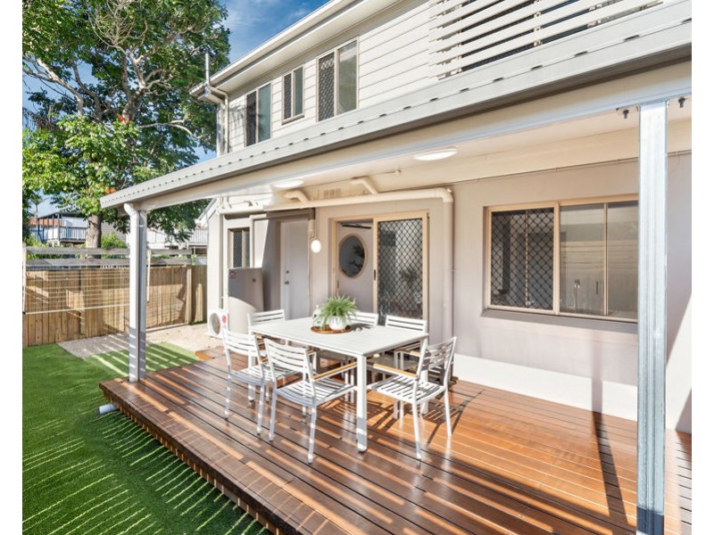 2 / 24 Robinson Street, Coorparoo QLD 4151