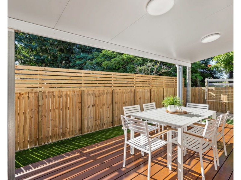 2 / 24 Robinson Street, Coorparoo QLD 4151